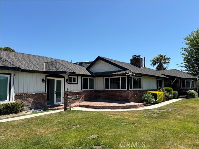 28123 Oak Spring Canyon Road, Canyon Country CA: https://media.crmls.org/medias/838a84dc-4bb0-4d59-ab56-dc418e63383f.jpg