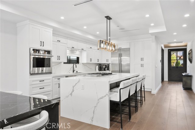 535 N Sierra Bonita Avenue, Los Angeles CA: https://media.crmls.org/medias/838b31b2-340b-4f6b-8435-62b14e9bce12.jpg