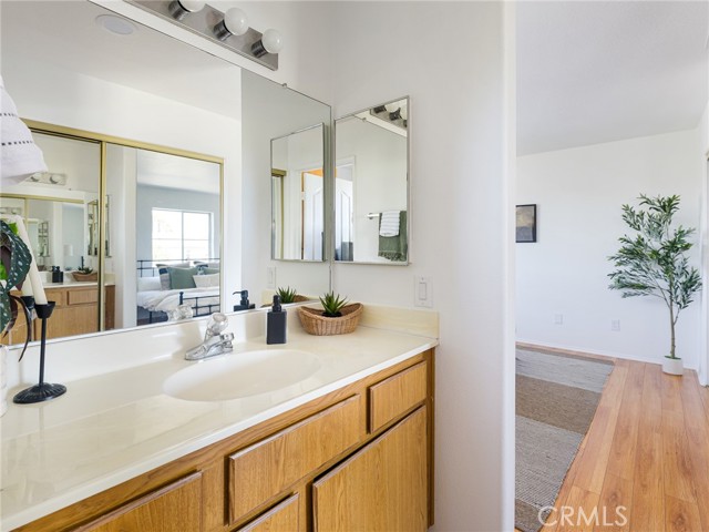 23238 Colony Park Drive, Carson CA: https://media.crmls.org/medias/838c8140-3e5f-4c59-a951-9c7de9a1f1ed.jpg