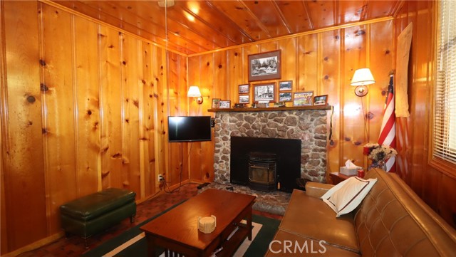 Detail Gallery Image 5 of 20 For 10785 Loch Lomond, Loch Lomond,  CA 95461 - 2 Beds | 1 Baths