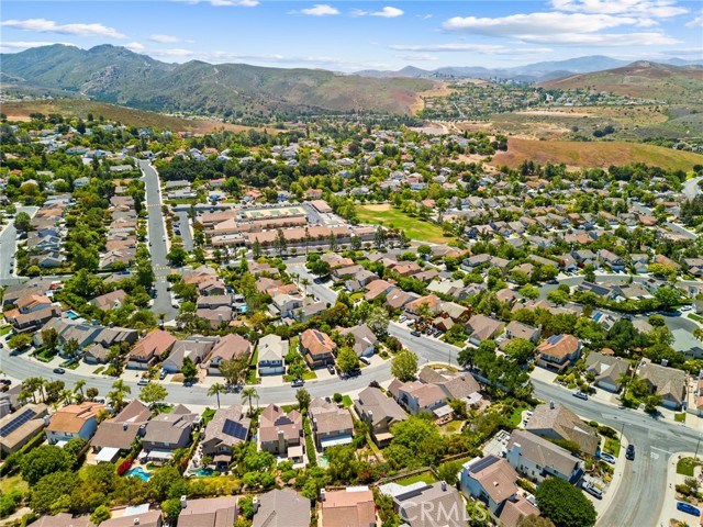 2311 Gillingham Circle, Thousand Oaks CA: https://media.crmls.org/medias/838d003d-f70a-477b-b51d-2bb5394374f6.jpg