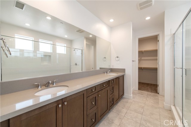 19256 Merryweather Drive, Canyon Country CA: https://media.crmls.org/medias/838d0c6a-5ef6-4712-a0f3-034fd9cea432.jpg