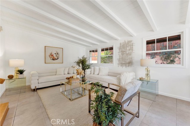 4547 Lasheart Drive, La Canada Flintridge CA: https://media.crmls.org/medias/838d5120-5138-4e77-a179-7214c5ee1375.jpg