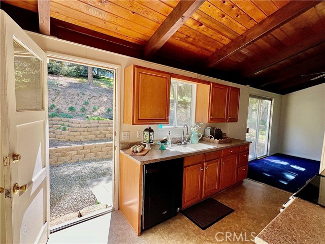 Detail Gallery Image 12 of 34 For 1313 Pinetree Dr, Frazier Park,  CA 93225 - 3 Beds | 2 Baths