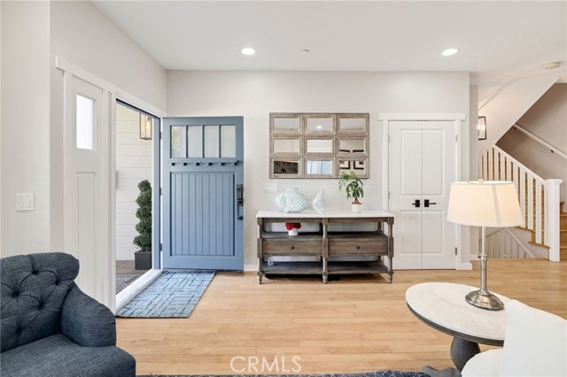 Detail Gallery Image 4 of 56 For 1219 S Irena, Redondo Beach,  CA 90277 - 5 Beds | 5 Baths