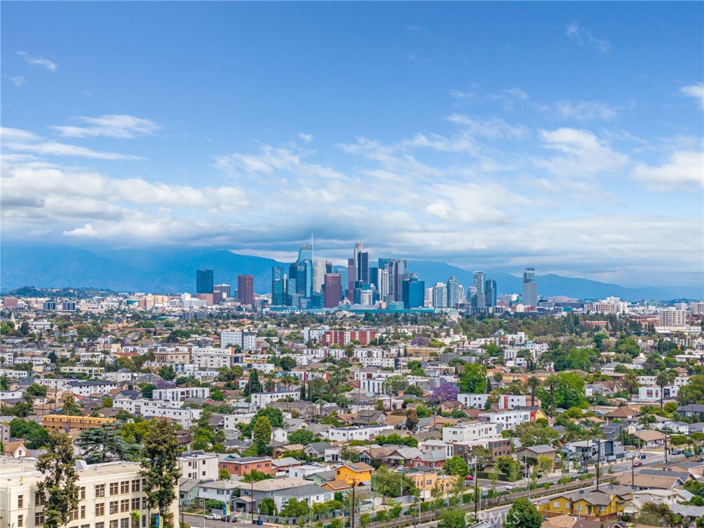 https://media.crmls.org/medias/838db238-3467-4cf2-a567-20b55fc0c680.jpg?preset=X-Large