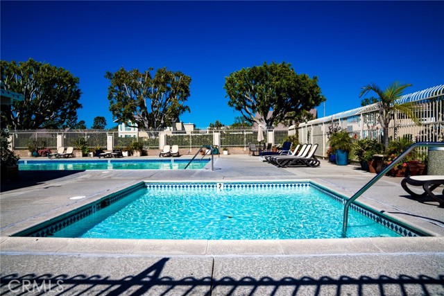 54 Oval Road, Irvine CA: https://media.crmls.org/medias/838dfd0b-8bcd-4cb1-a190-90ffe185bf80.jpg