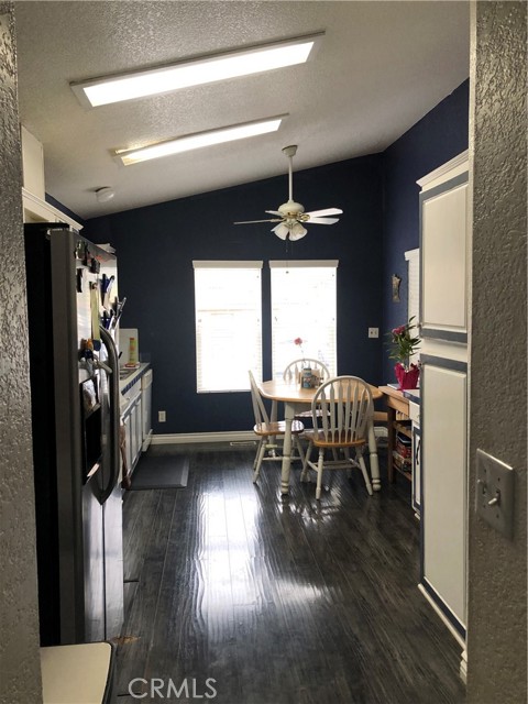 4901 Green River Road, Corona CA: https://media.crmls.org/medias/838e6eb0-49be-419b-8a8f-c619b7b973b2.jpg