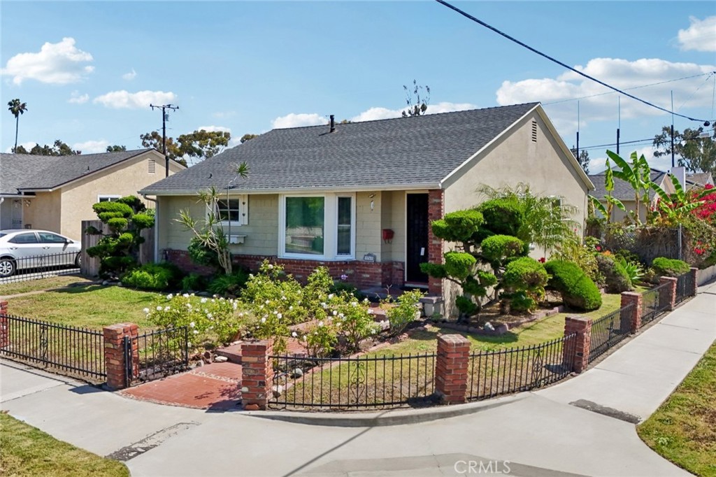 3760 W 157th Street