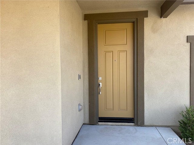 6598 Smith Rock Court, Jurupa Valley CA: https://media.crmls.org/medias/83905904-0b7c-48e4-ac8f-4ee44804f093.jpg