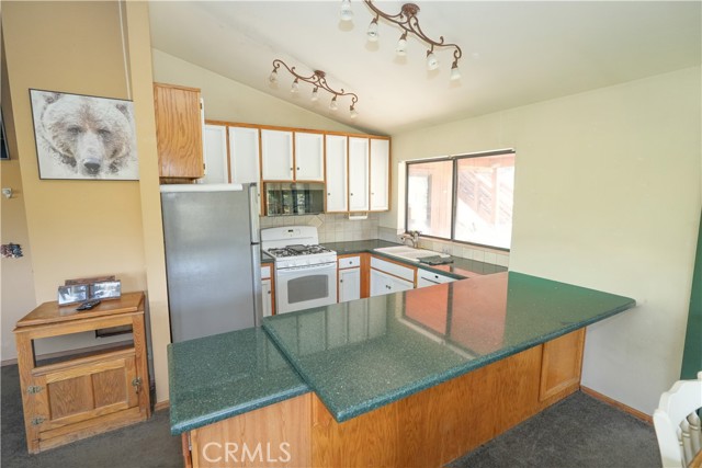 Detail Gallery Image 5 of 24 For 1709 Linden Dr, –,  CA 93222 - 3 Beds | 3 Baths