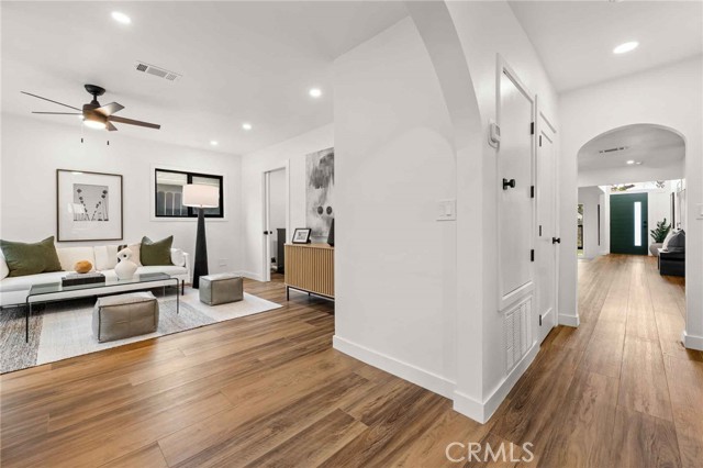 4817 Macafee Road, Torrance CA: https://media.crmls.org/medias/83920631-e6fb-494f-ab87-e439f76b8d9e.jpg