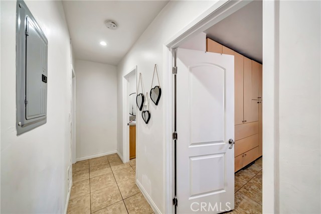Detail Gallery Image 5 of 13 For 6735 Elmer #18,  North Hollywood,  CA 91606 - 2 Beds | 1 Baths