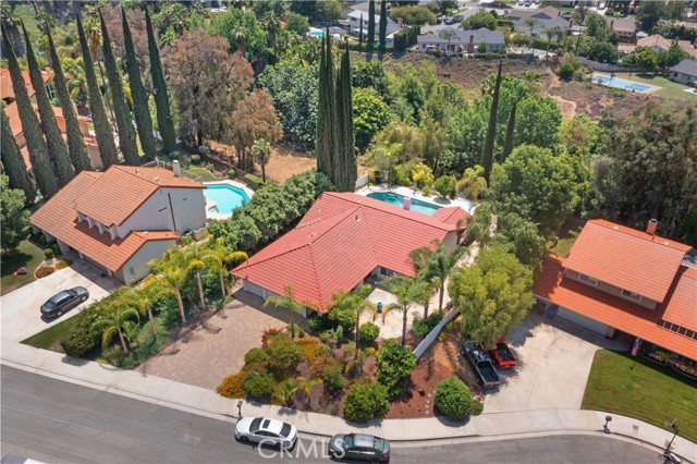 6065 Saint Augustine Drive, Riverside CA: https://media.crmls.org/medias/8392e1fa-e7f9-4ede-a4f2-987bbf677b39.jpg