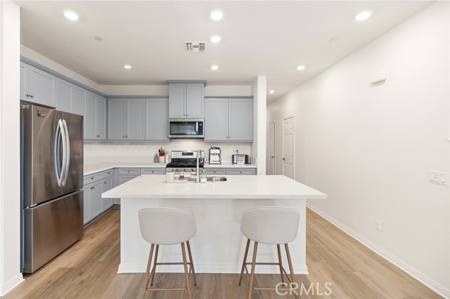 Detail Gallery Image 12 of 32 For 3906 E Coronado Privado, Ontario,  CA 91761 - 3 Beds | 2/1 Baths