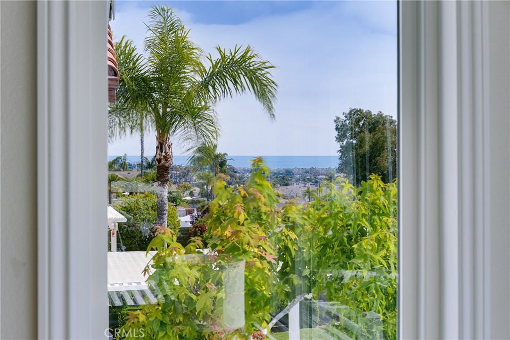 https://media.crmls.org/medias/8393ec4a-b346-42a2-81c6-b86091171dd8.jpg?preset=X-Large