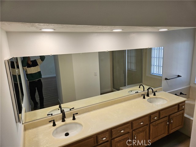 Detail Gallery Image 18 of 33 For 24825 Laurelcrest, Stevenson Ranch,  CA 91381 - 4 Beds | 3 Baths