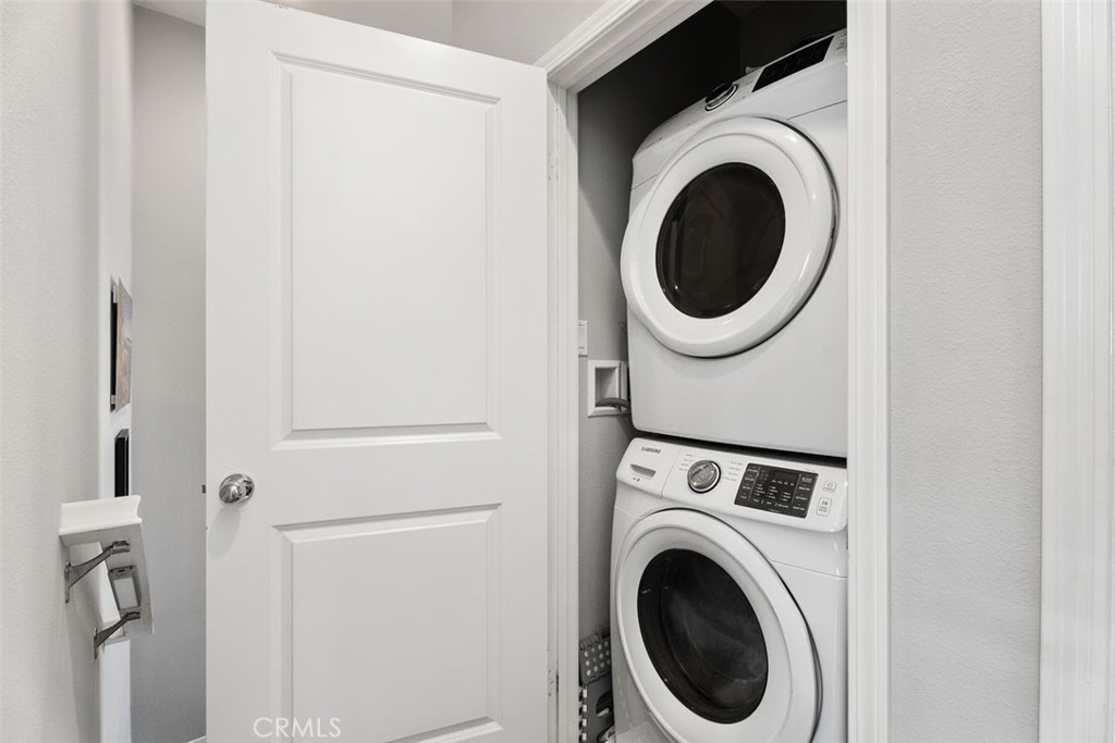 https://media.crmls.org/medias/8394776c-690a-48f9-99c6-e19dd12a6248.jpg?preset=X-Large