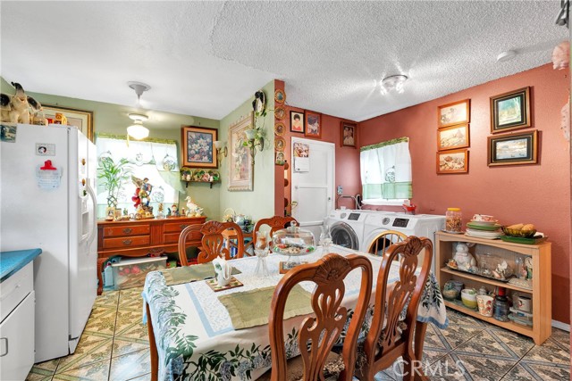 470 E Home Street, Long Beach CA: https://media.crmls.org/medias/839563d4-48fe-480a-bff0-2ea8bdfa035a.jpg