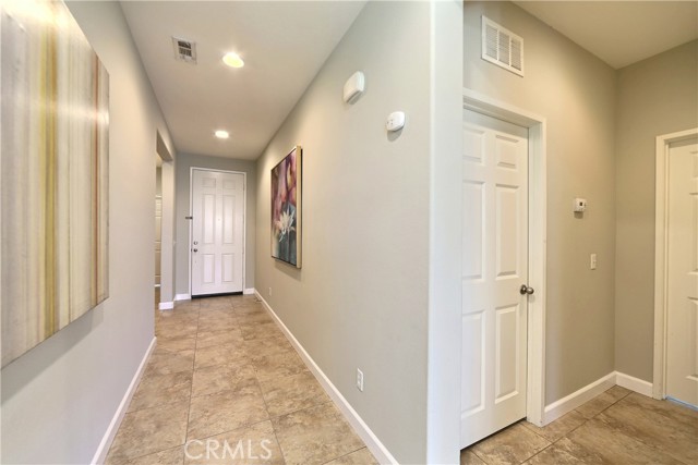 Detail Gallery Image 9 of 54 For 6727 Carnelian St, Jurupa Valley,  CA 91752 - 4 Beds | 2 Baths