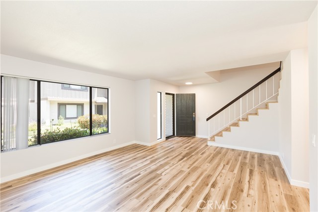 Detail Gallery Image 2 of 26 For 1485 W Cerritos Ave #8,  Anaheim,  CA 92802 - 3 Beds | 2/1 Baths