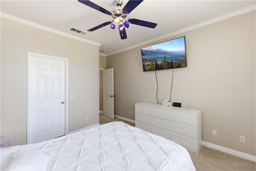 https://media.crmls.org/medias/8396747e-bca7-4ee9-8be3-77d18098d669.jpg?preset=X-Large