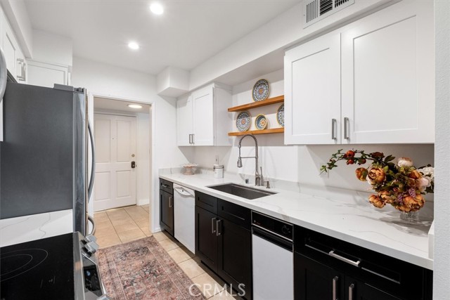 Detail Gallery Image 8 of 19 For 4487 Colbath #101,  Sherman Oaks,  CA 91423 - 1 Beds | 1 Baths