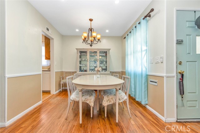 1371 S Bender Avenue, Glendora CA: https://media.crmls.org/medias/8396cc65-6ac8-4f16-b5c4-2f1f3462d5fb.jpg