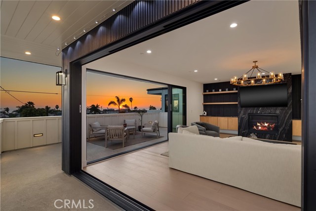Detail Gallery Image 2 of 48 For 1504 Prospect Ave, Hermosa Beach,  CA 90254 - 4 Beds | 5 Baths