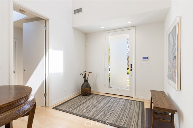 Detail Gallery Image 8 of 48 For 4921 Rupert Ave, Encino,  CA 91316 - 4 Beds | 3 Baths