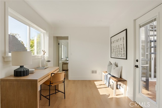 1585 Miramar Drive, Newport Beach CA: https://media.crmls.org/medias/8397dbd8-ca02-448d-beb1-d9b810183cda.jpg