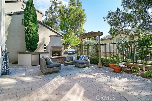 16 Monrovia, Irvine CA: https://media.crmls.org/medias/83993138-168a-4915-bf9a-d23ad13103f8.jpg