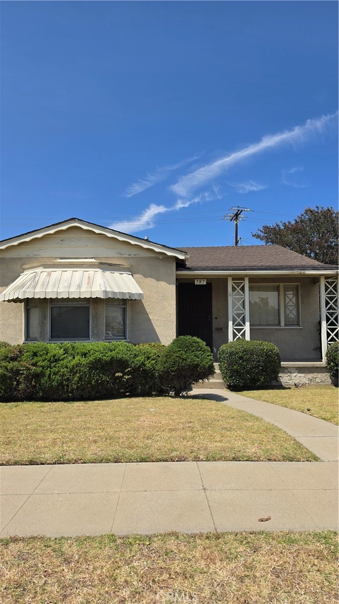 787 W Markland