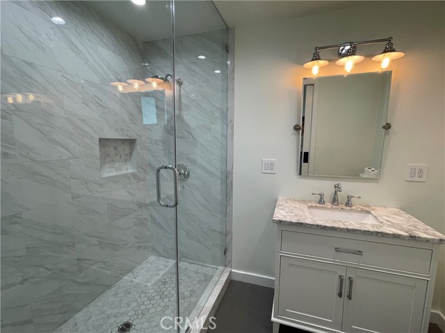 Detail Gallery Image 8 of 37 For 22678 Kittridge St, West Hills,  CA 91307 - 4 Beds | 3 Baths