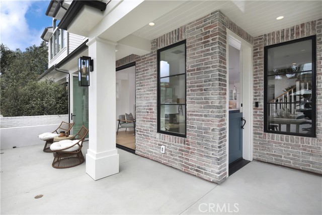 Detail Gallery Image 17 of 35 For 411 39th St, Newport Beach,  CA 92663 - 3 Beds | 3 Baths