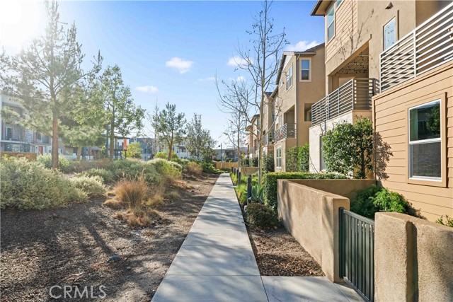 Detail Gallery Image 3 of 44 For 220 Keeper, Irvine,  CA 92618 - 3 Beds | 3/1 Baths