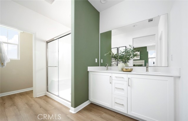 4224 East Honeybee Paseo, Ontario CA: https://media.crmls.org/medias/839b6ad0-2358-414b-9786-6c433757e2c7.jpg