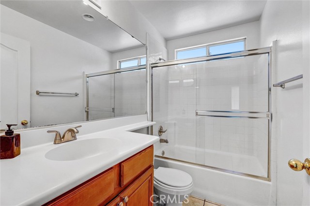 Detail Gallery Image 25 of 32 For 27231 Marisa Dr, Canyon Country,  CA 91387 - 4 Beds | 3 Baths