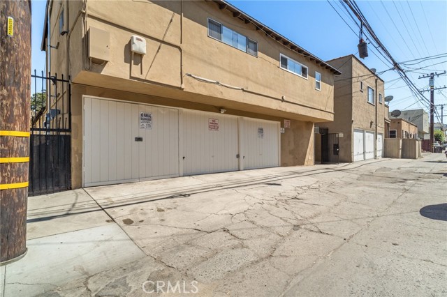 841 Cherry Avenue, Long Beach CA: https://media.crmls.org/medias/839c3f26-b890-4ca4-8867-d0a6656cd366.jpg