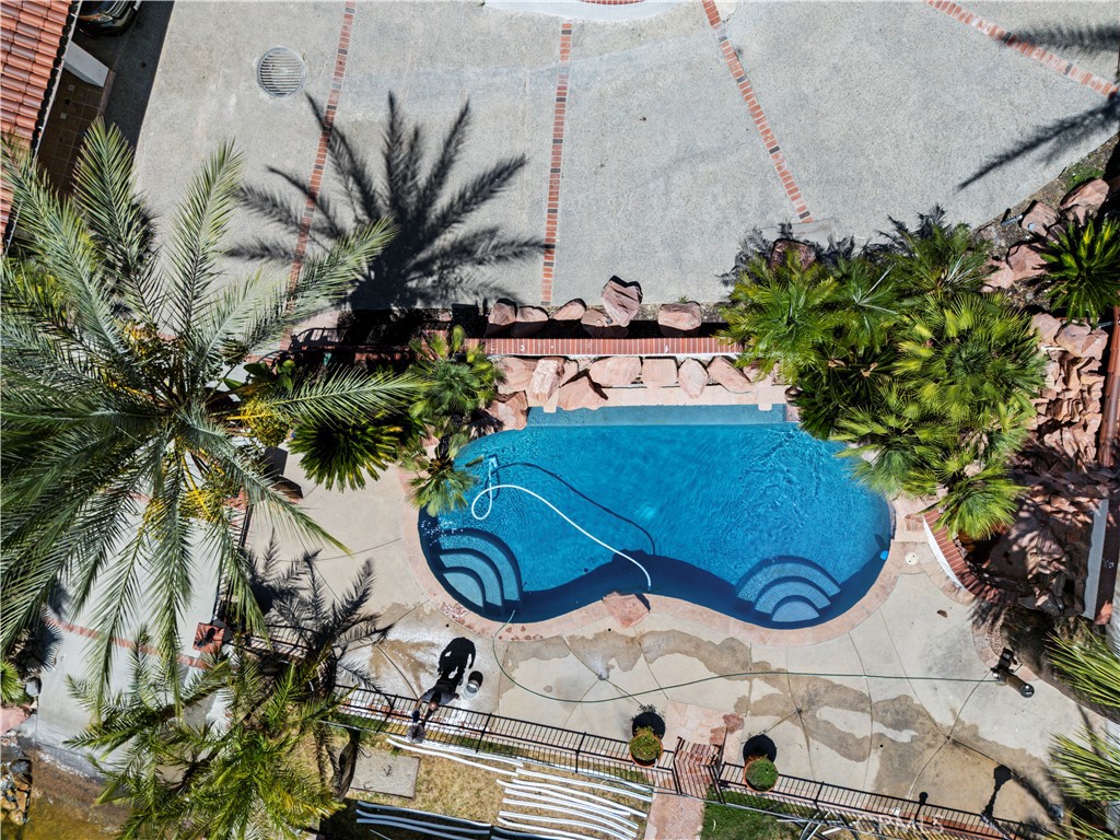 https://media.crmls.org/medias/839c7f44-0621-4053-a47a-ed07da38b1fd.jpg?preset=X-Large