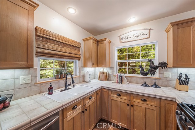 Detail Gallery Image 16 of 38 For 795 Glen View Ln, Twin Peaks,  CA 92391 - 3 Beds | 2 Baths