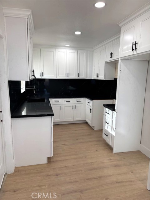 Detail Gallery Image 3 of 10 For 10723 5th, Hesperia,  CA 92345 - 3 Beds | 1 Baths