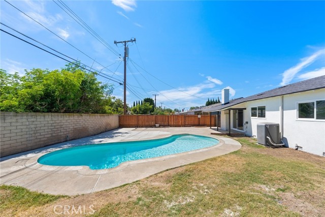 Detail Gallery Image 25 of 32 For 14032 Woodlawn Ave, Tustin,  CA 92780 - 4 Beds | 2 Baths