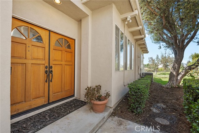 Detail Gallery Image 5 of 39 For 1444 Upland Hills Dr N, Upland,  CA 91784 - 2 Beds | 2/1 Baths