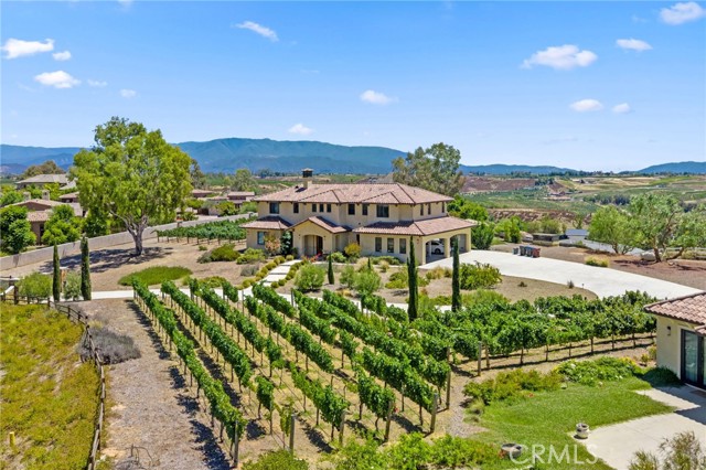 39547 Calle Cabernet, Temecula CA: https://media.crmls.org/medias/839e9582-5387-43f0-b51a-ae8c85346ab3.jpg