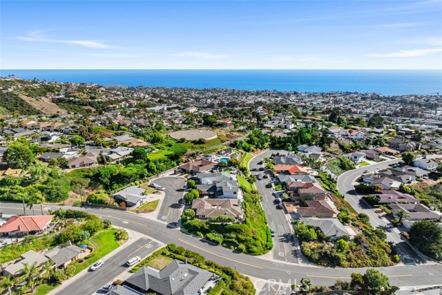 207 Calle Rica, San Clemente CA: https://media.crmls.org/medias/839ed5fb-9f2f-4c82-bbb0-9264f4eab426.jpg