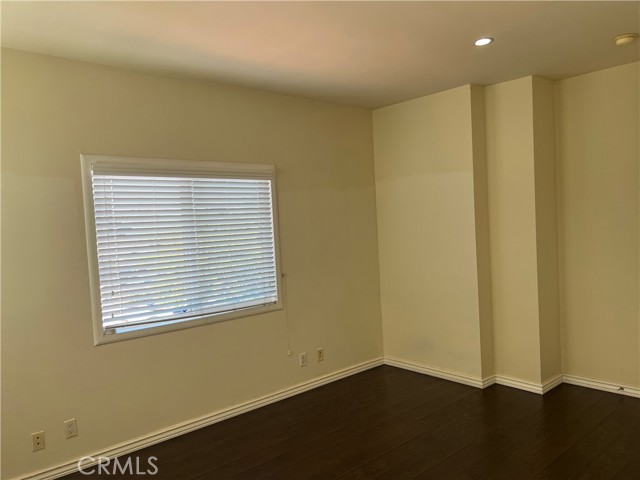 7004 Longridge Avenue, North Hollywood CA: https://media.crmls.org/medias/83a087c7-a7d9-4242-8587-727a543c444b.jpg