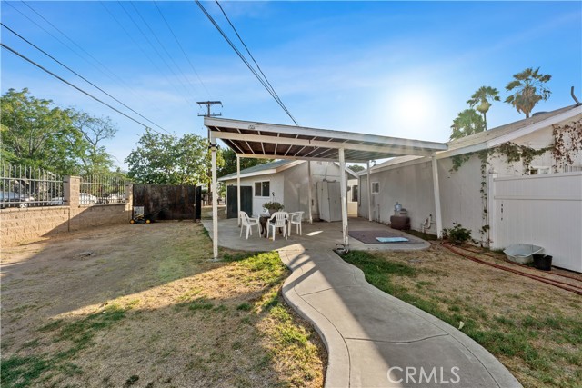 13847 Estelle Street, Corona CA: https://media.crmls.org/medias/83a0fd45-fb4b-4361-8f2d-b4674502d3b0.jpg