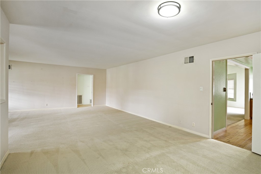 MLS #DW25221311 image #6