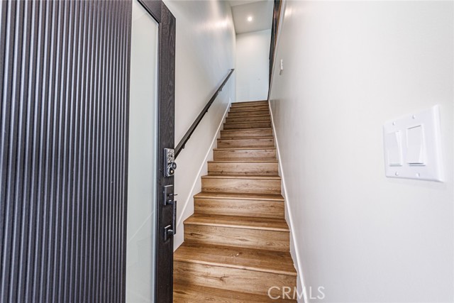 Detail Gallery Image 5 of 29 For 1859 Crenshaw Bld, Los Angeles,  CA 90019 - 4 Beds | 3 Baths